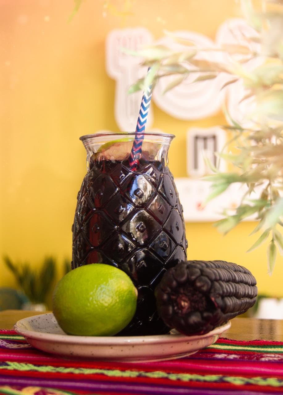 Signature drink and table detail